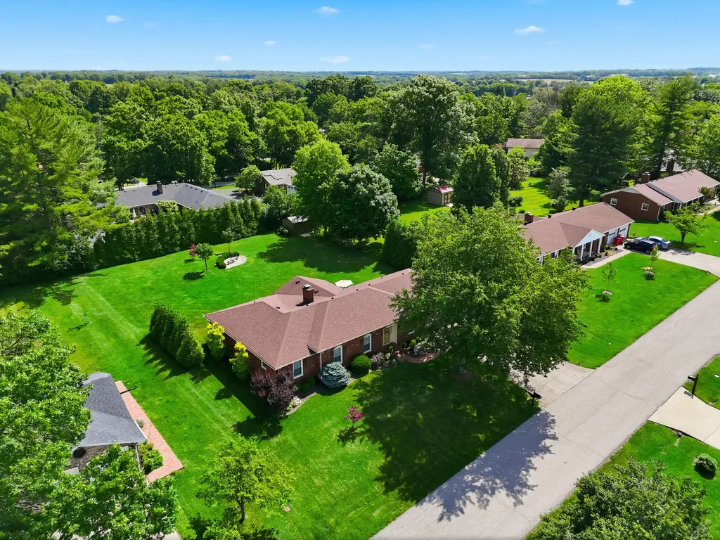 15 Sheffield Lane Frankfort KY 40601