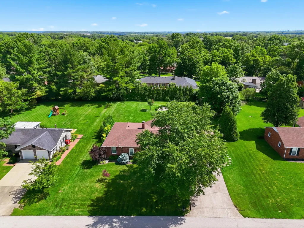 15 Sheffield Lane Frankfort KY 40601