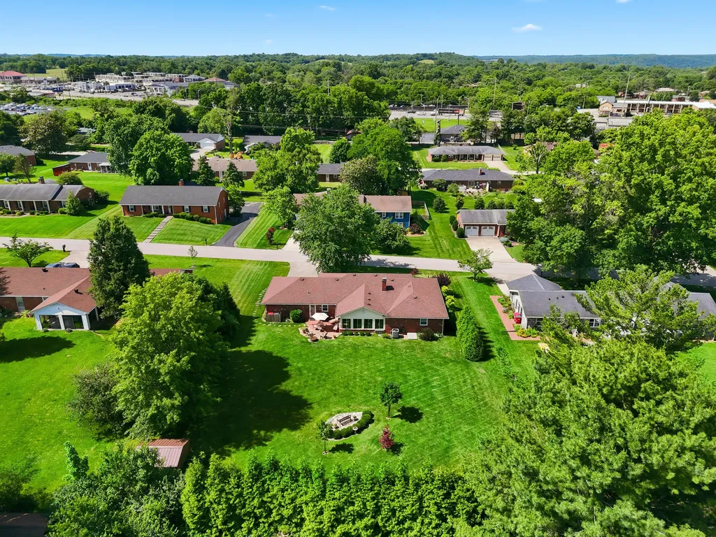 15 Sheffield Lane Frankfort KY 40601