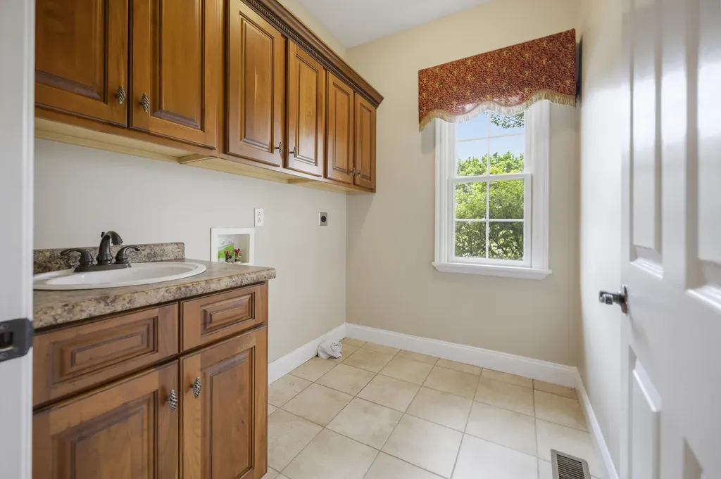 1639 Speedwell Road Richmond KY 40475