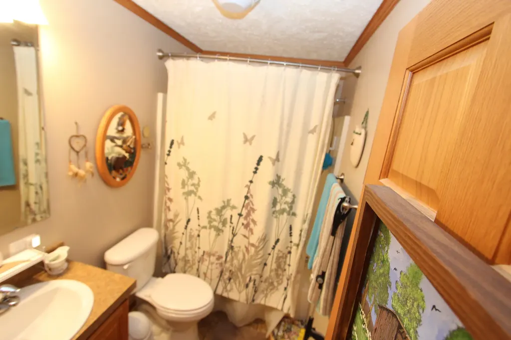 35 Saratoga Heights Road Eddyville KY 42038