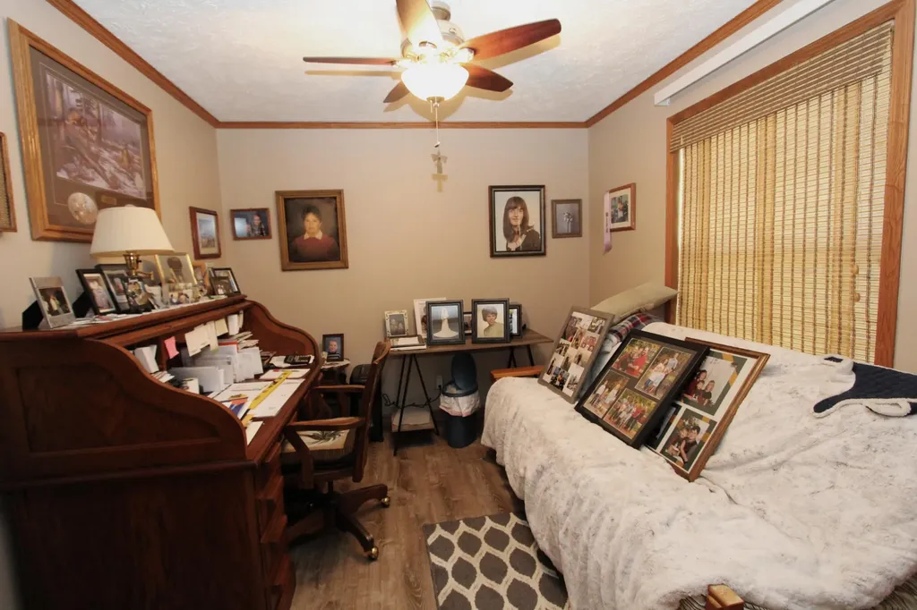 35 Saratoga Heights Road Eddyville KY 42038