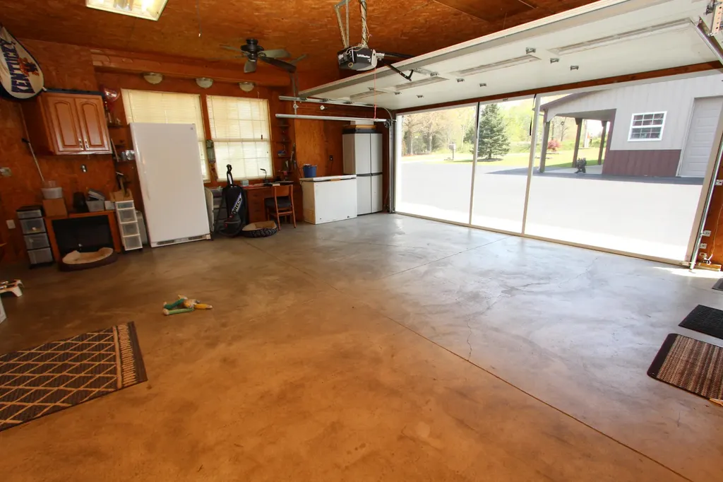 35 Saratoga Heights Road Eddyville KY 42038