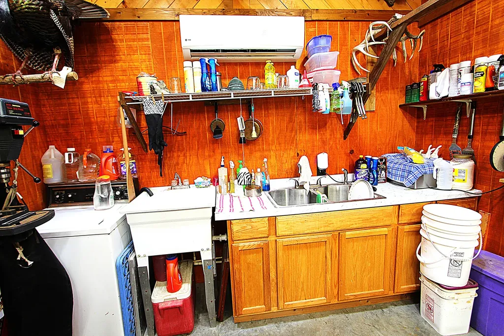 35 Saratoga Heights Road Eddyville KY 42038