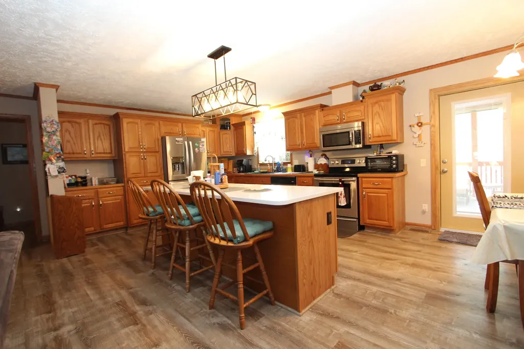 35 Saratoga Heights Road Eddyville KY 42038