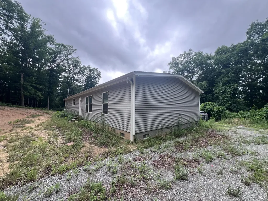 971 Ky-577 Annville KY 40402