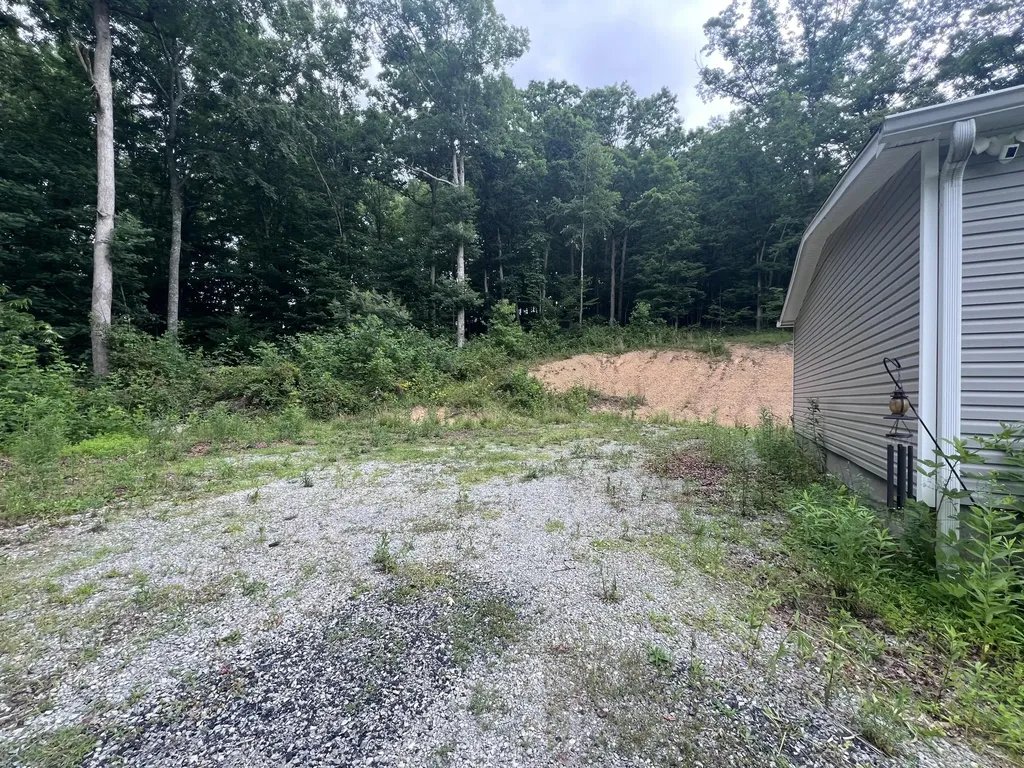 971 Ky-577 Annville KY 40402