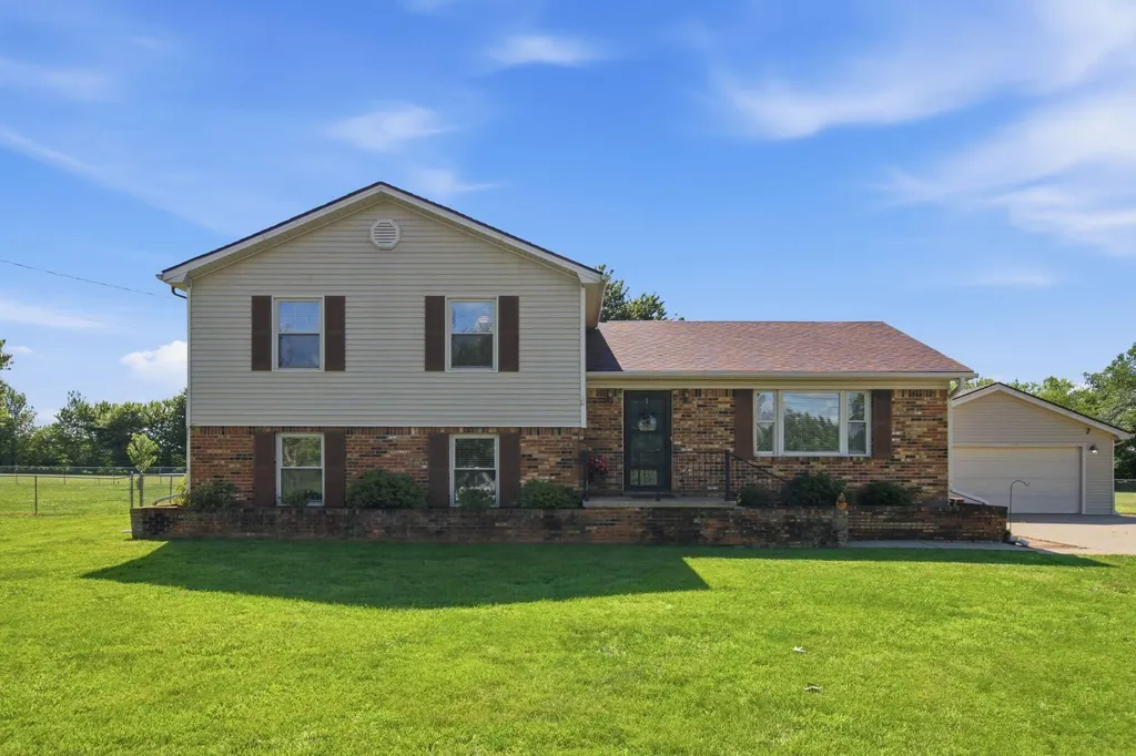 1558 Keith Road Hodgenville KY 42748