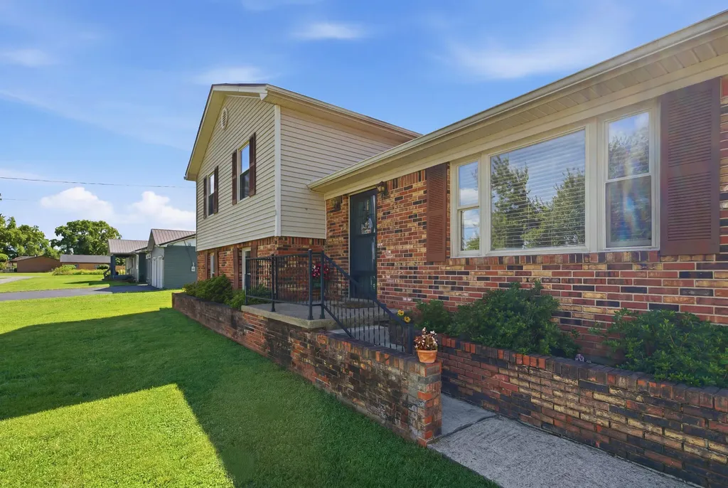 1558 Keith Road Hodgenville KY 42748