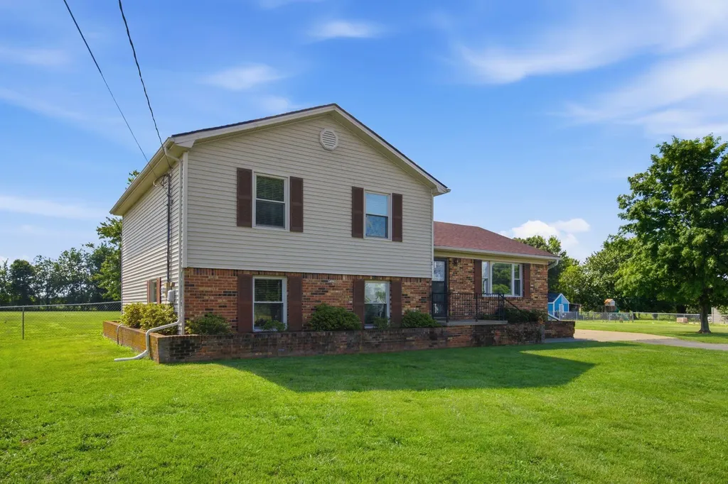 1558 Keith Road Hodgenville KY 42748