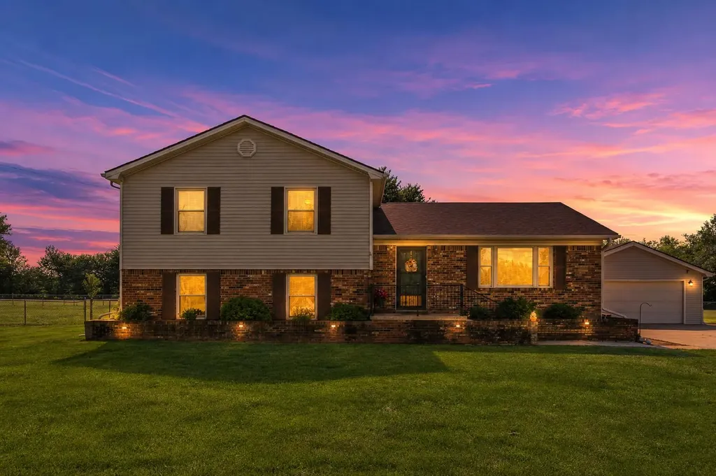 1558 Keith Road Hodgenville KY 42748