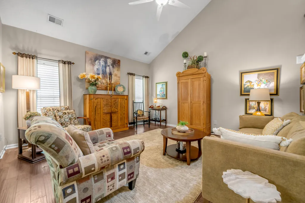 130 Carriage Lane Midway KY 40347