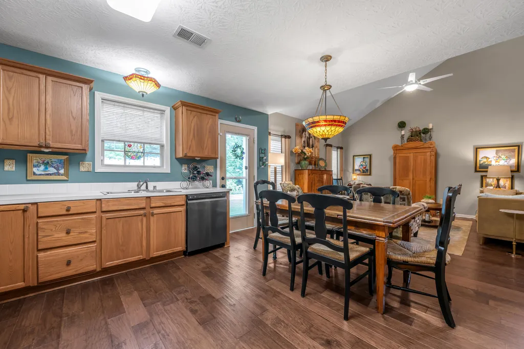 130 Carriage Lane Midway KY 40347