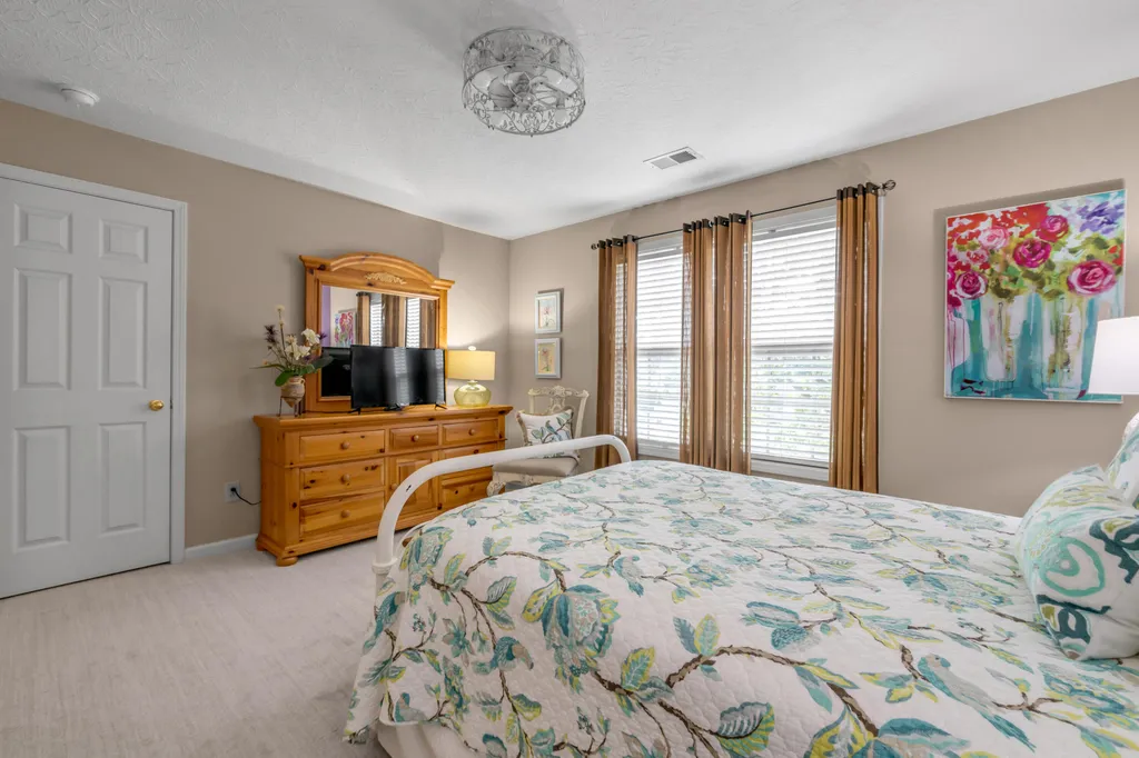 130 Carriage Lane Midway KY 40347