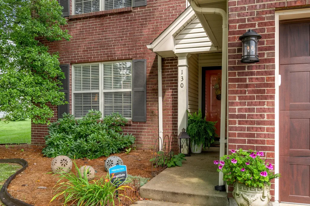 130 Carriage Lane Midway KY 40347