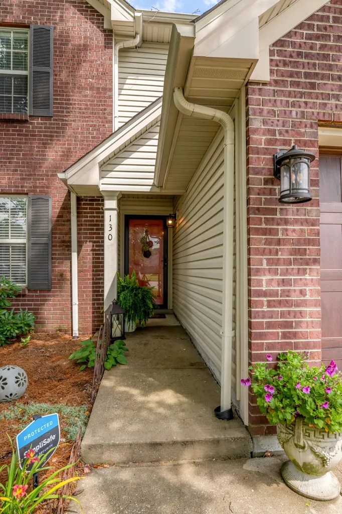 130 Carriage Lane Midway KY 40347