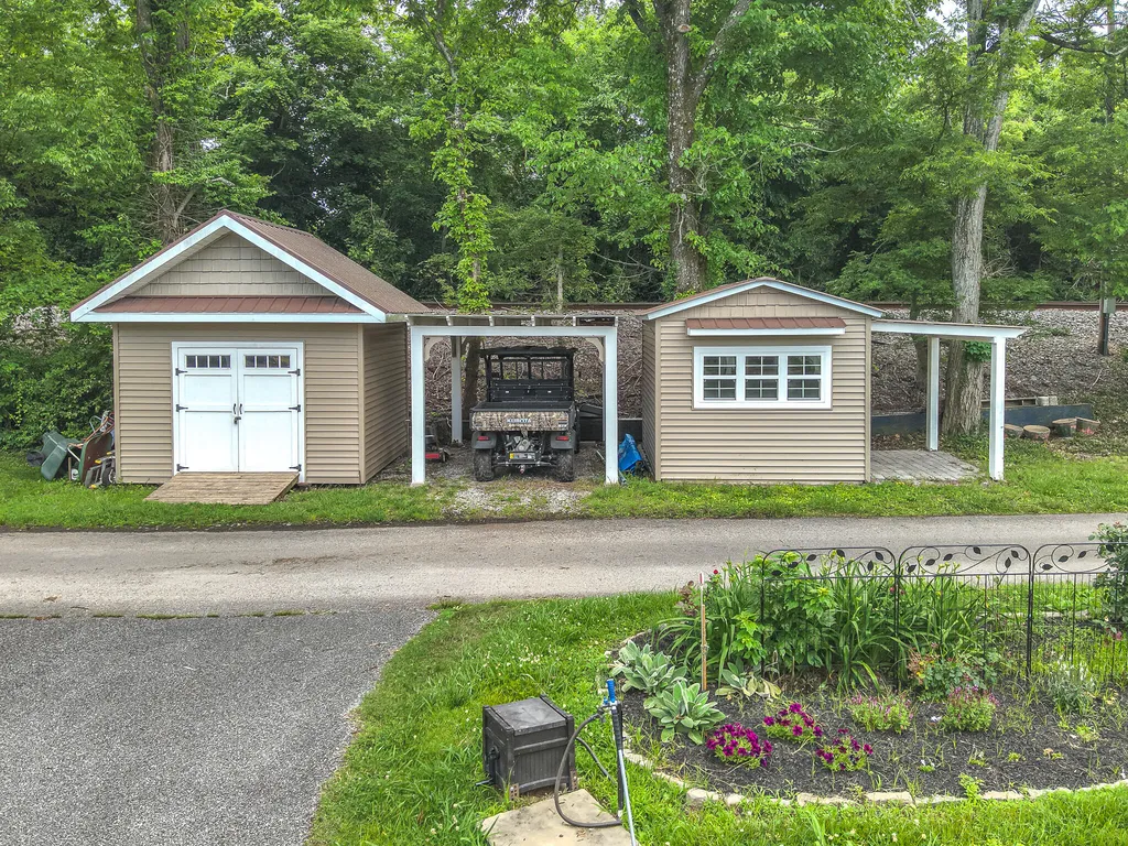 1255 Stiles Landing Paducah KY 42003