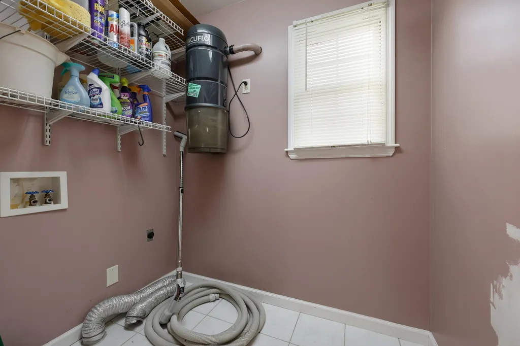 1008 Della Drive Lexington KY 40504