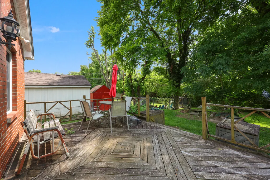 1008 Della Drive Lexington KY 40504