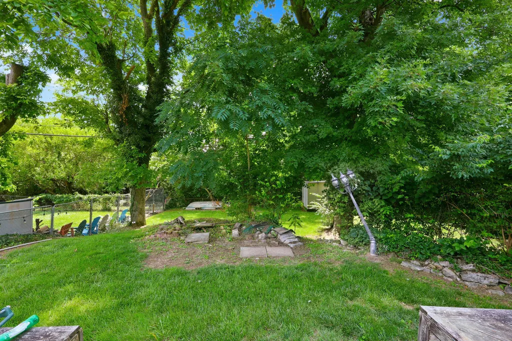 1008 Della Drive Lexington KY 40504
