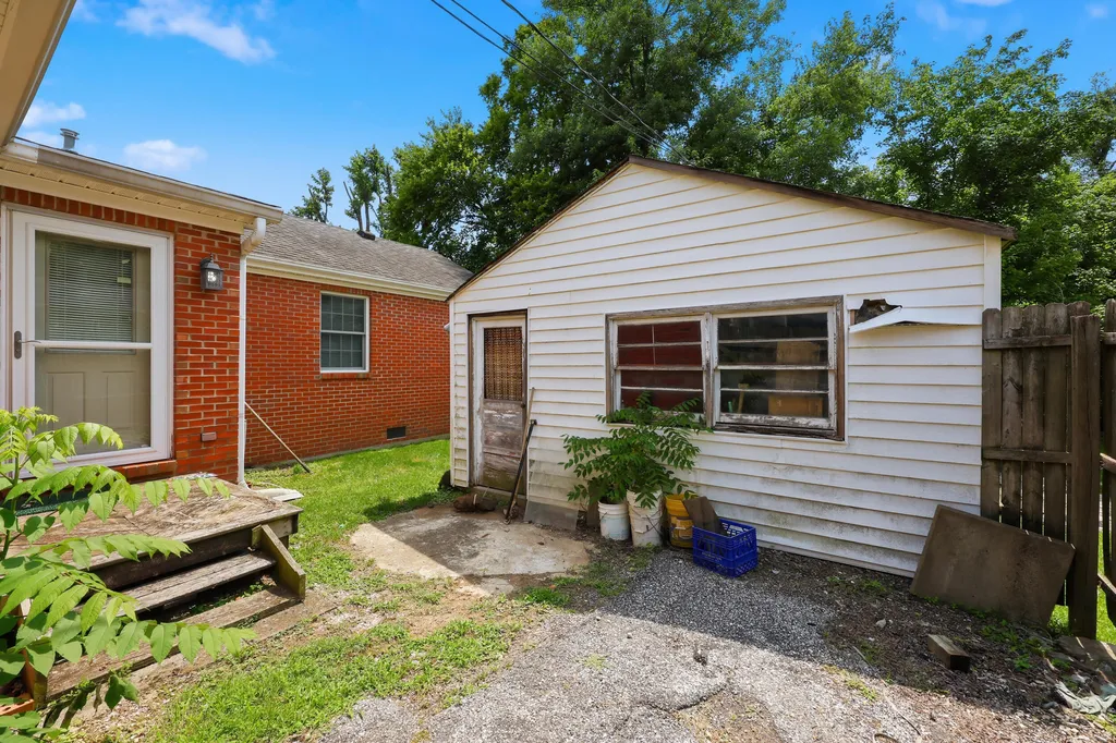 1008 Della Drive Lexington KY 40504