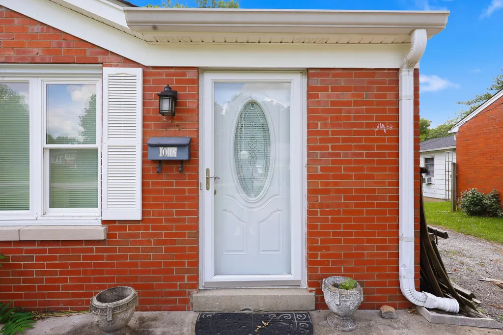 1008 Della Drive Lexington KY 40504