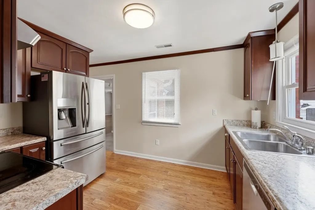 1008 Della Drive Lexington KY 40504