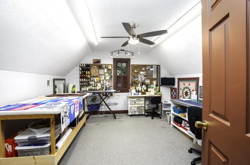 203 W Eagle Road Versailles KY 40383