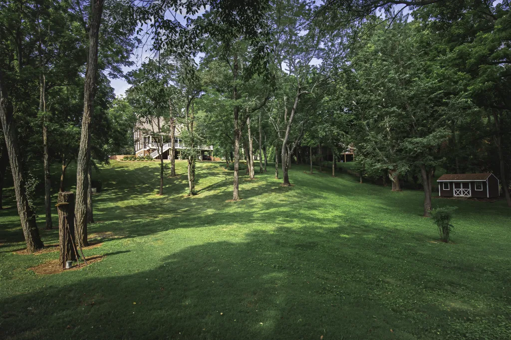 203 W Eagle Road Versailles KY 40383