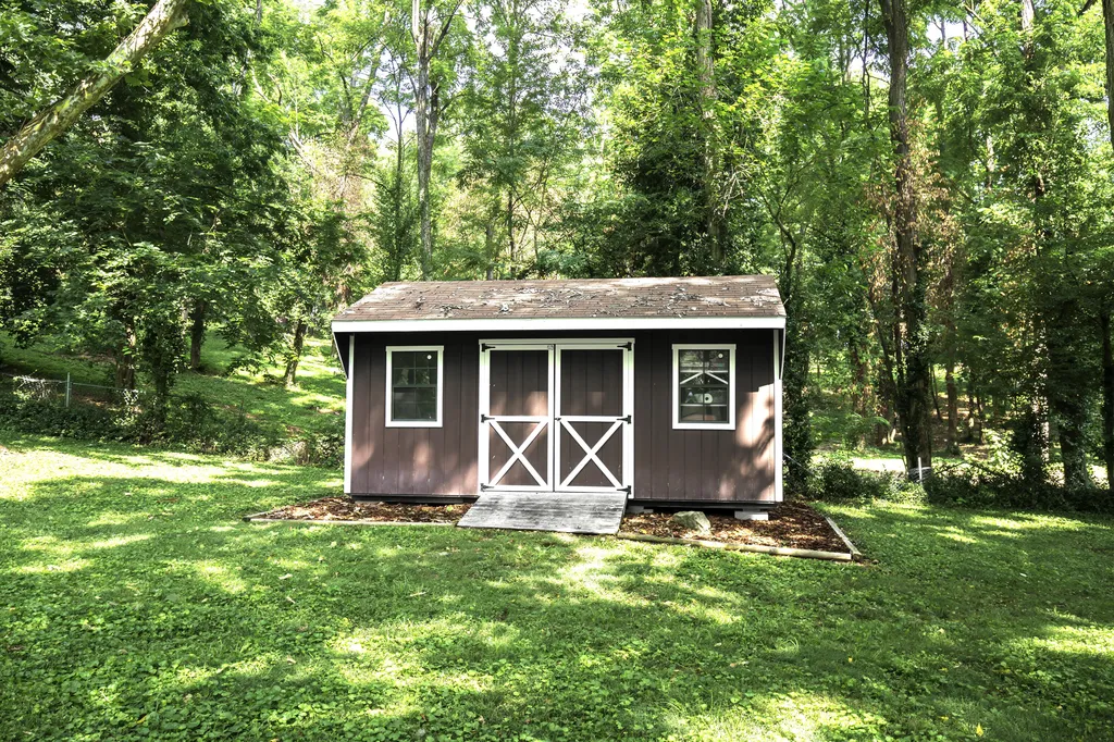 203 W Eagle Road Versailles KY 40383