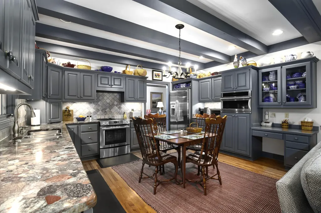 203 W Eagle Road Versailles KY 40383