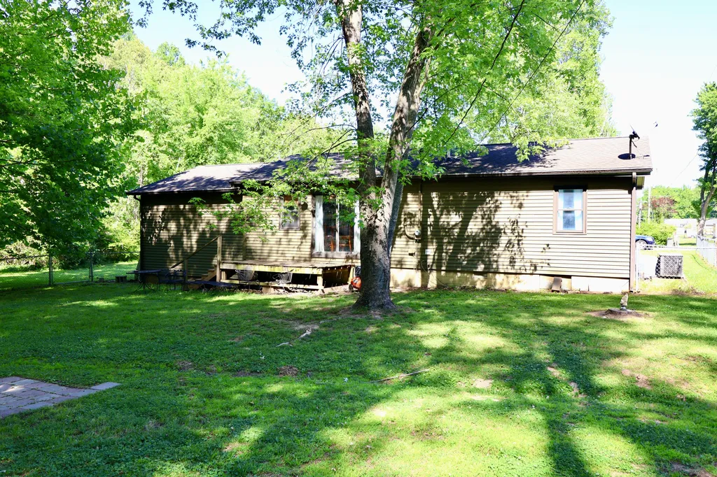 5701 Oakhaven Drive Paducah KY 42003