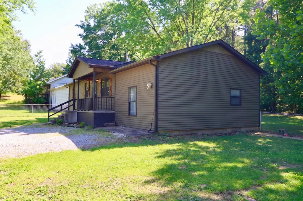 5701 Oakhaven Drive Paducah KY 42003