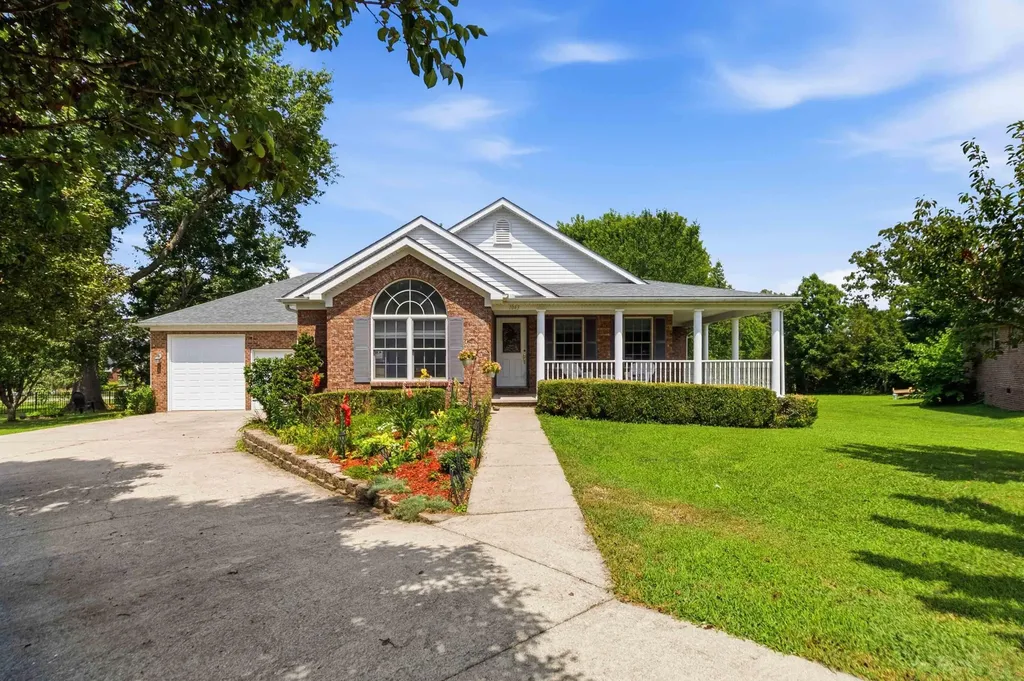 1043 Burnell Drive Berea KY 40403