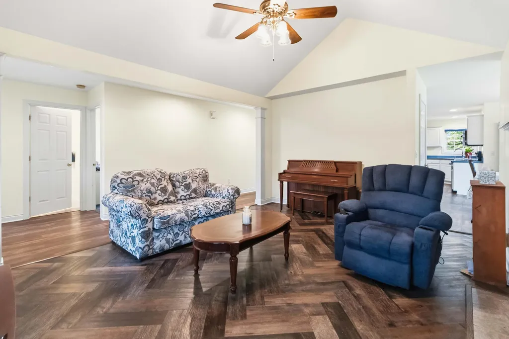 1043 Burnell Drive Berea KY 40403