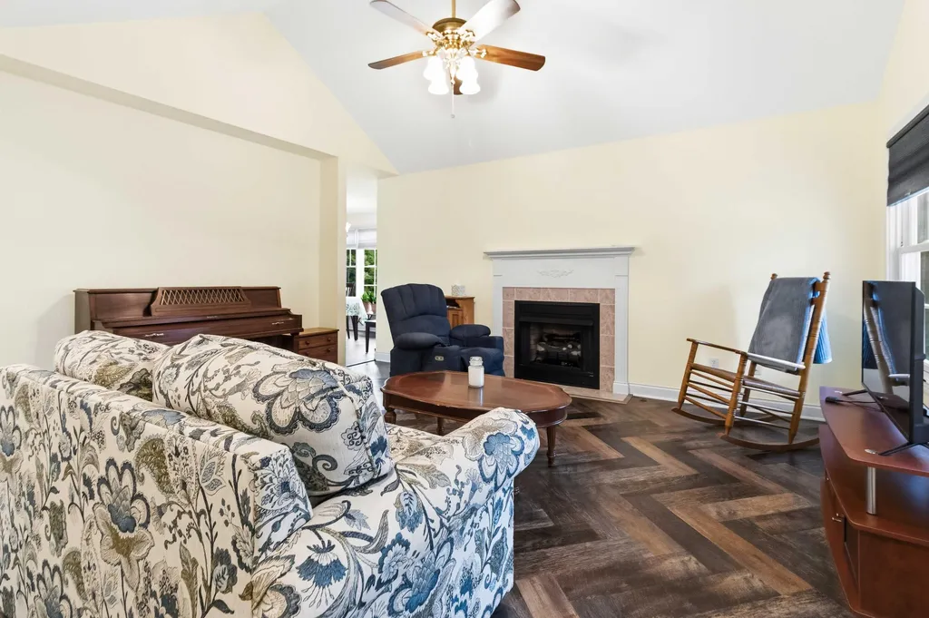 1043 Burnell Drive Berea KY 40403