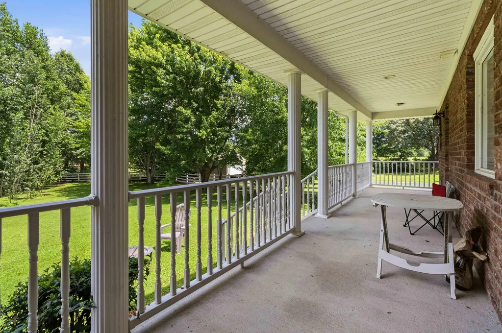 1043 Burnell Drive Berea KY 40403