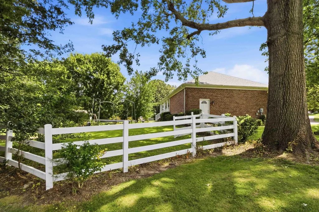 1043 Burnell Drive Berea KY 40403
