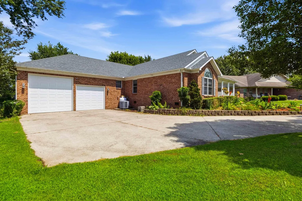 1043 Burnell Drive Berea KY 40403