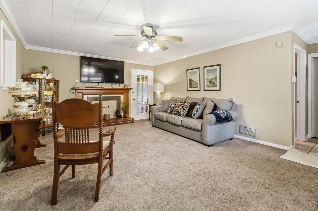 111 House Avenue Manchester KY 40962