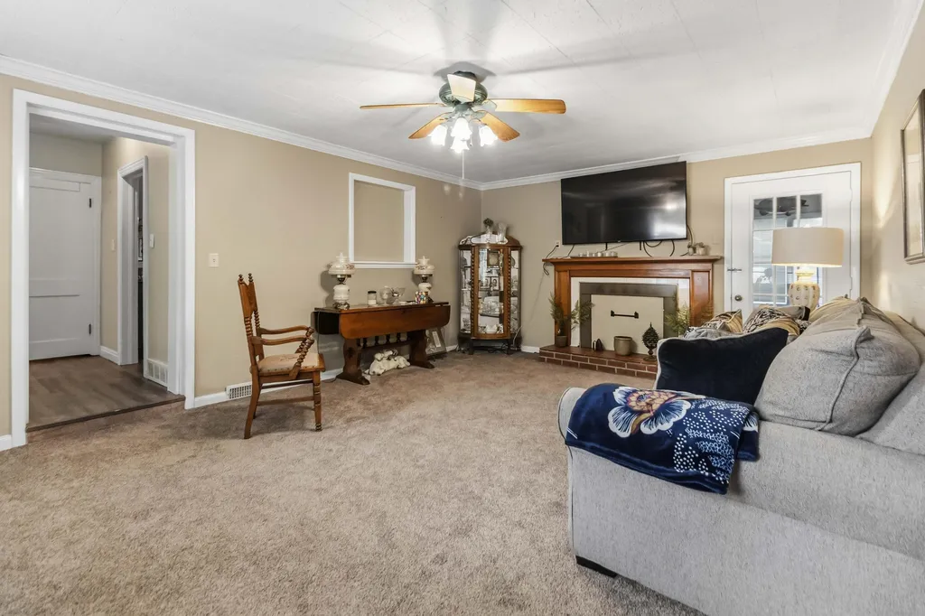 111 House Avenue Manchester KY 40962