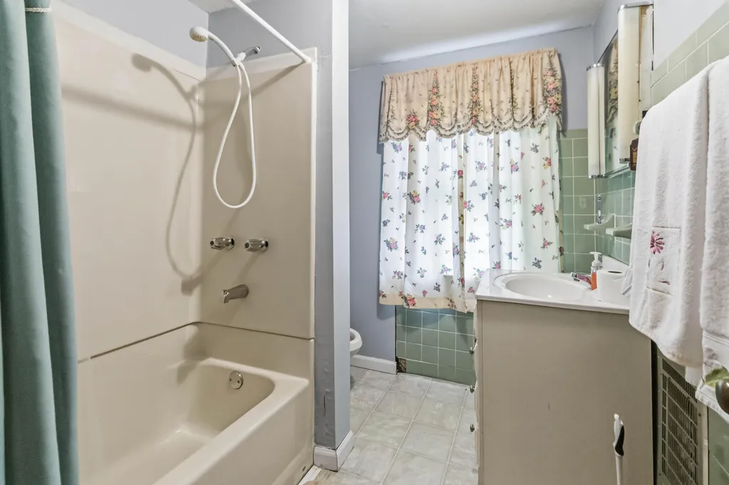 111 House Avenue Manchester KY 40962