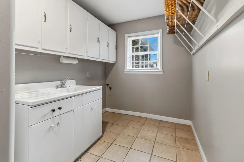111 House Avenue Manchester KY 40962