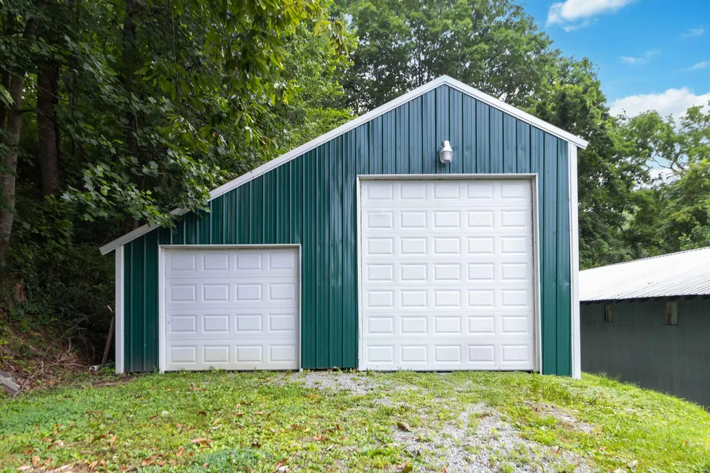 111 House Avenue Manchester KY 40962