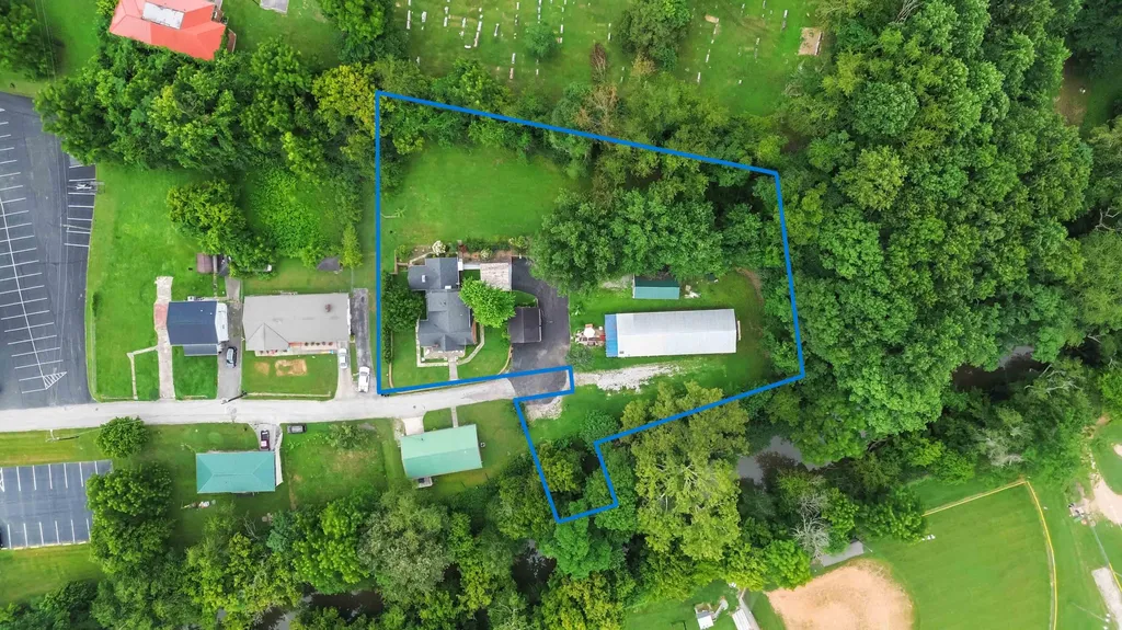 111 House Avenue Manchester KY 40962