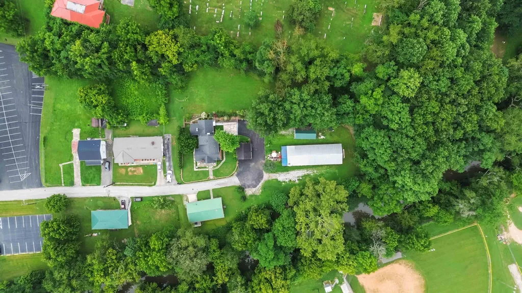 111 House Avenue Manchester KY 40962