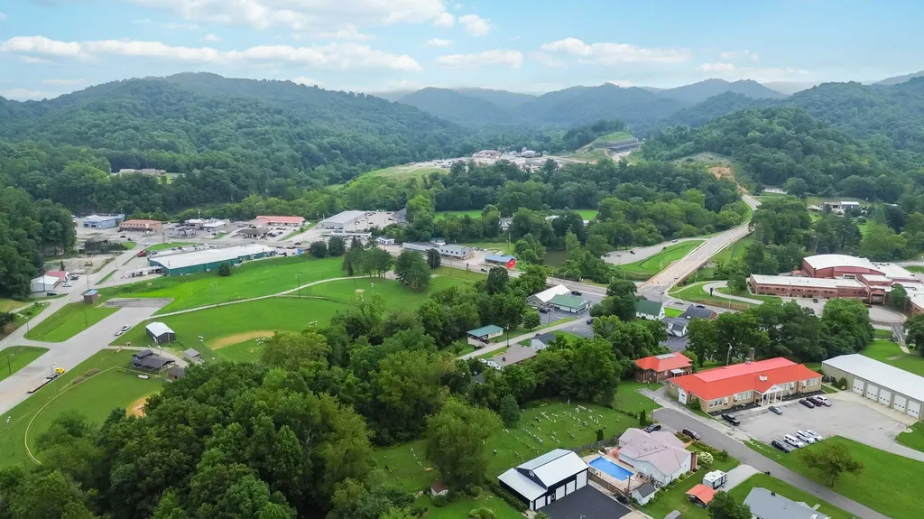 111 House Avenue Manchester KY 40962