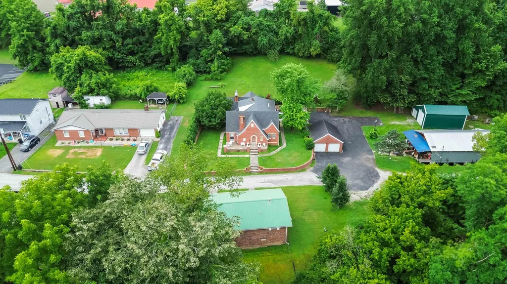 111 House Avenue Manchester KY 40962