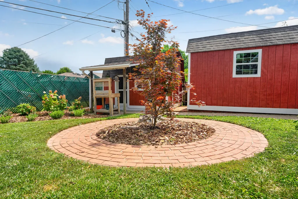 323 Stratford Drive Lexington KY 40503