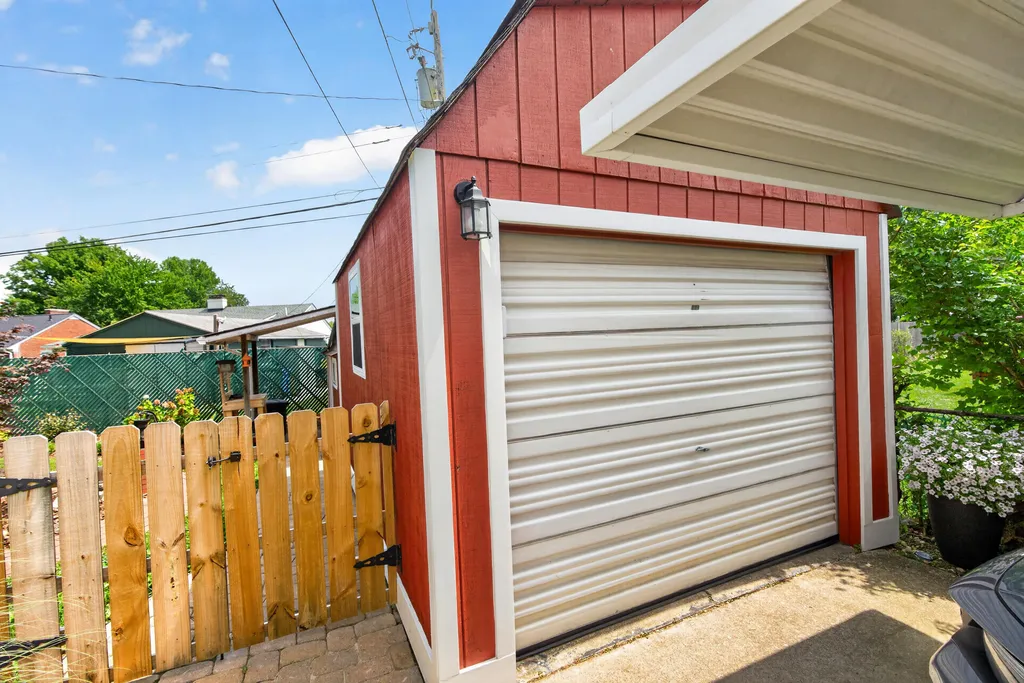 323 Stratford Drive Lexington KY 40503